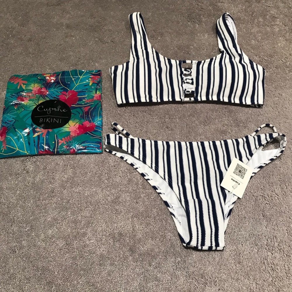 NWT and original packaging. CUPSHE bathing suit